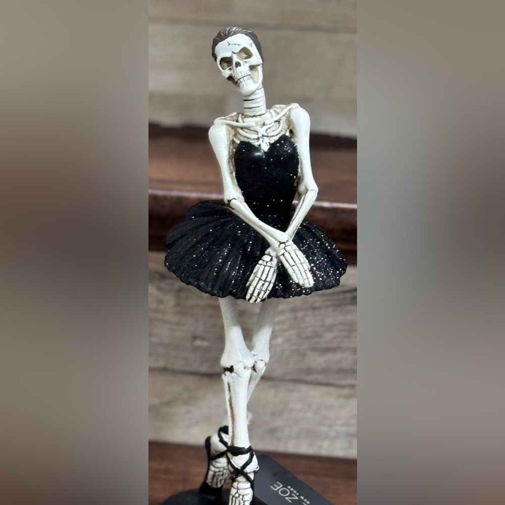 Cute 🥰 Halloween Ballerina  Skeleton 💀 Figurine Statue Tabletop Decor Rachel Zoe
